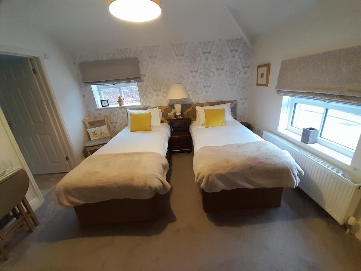The Lodge Кингс Лин Екстериор снимка